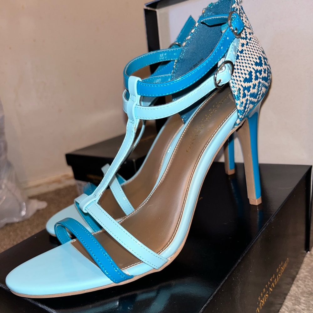 Blue patterned heels